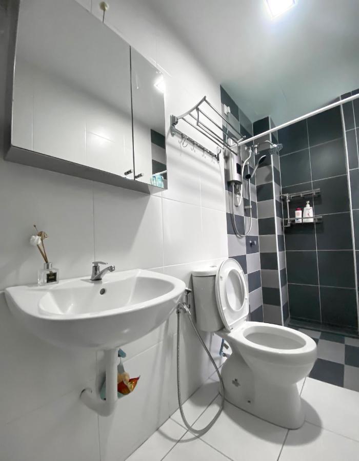 Comfy Manhattan Poolview Waterpark Free Netflix&game Apartment Ipoh