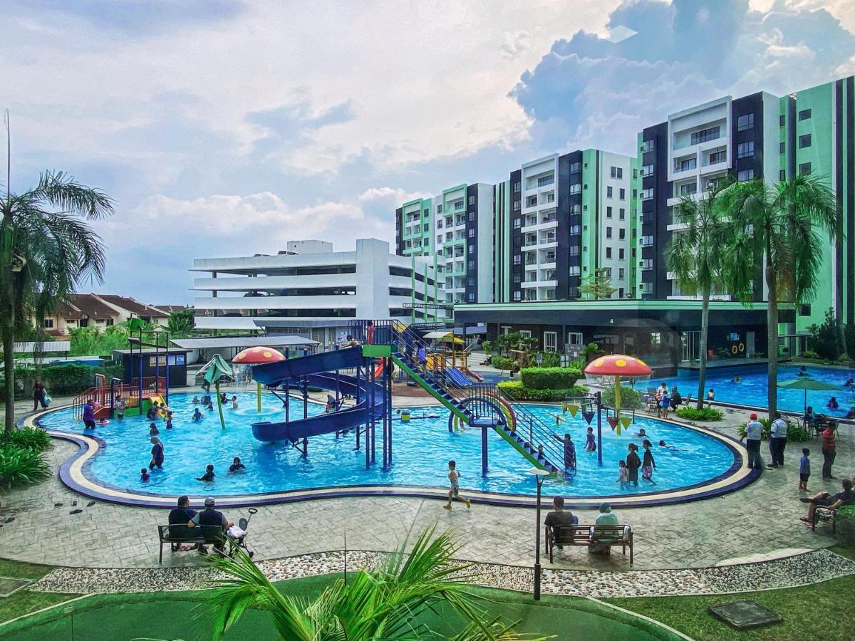 Manhattan Poolview Waterpark Free Netflix&game