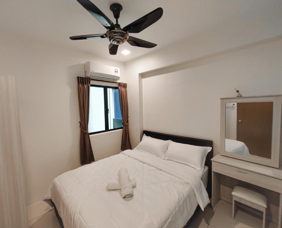 Manhattan Poolview Waterpark Free Netflix&game Apartment Ipoh