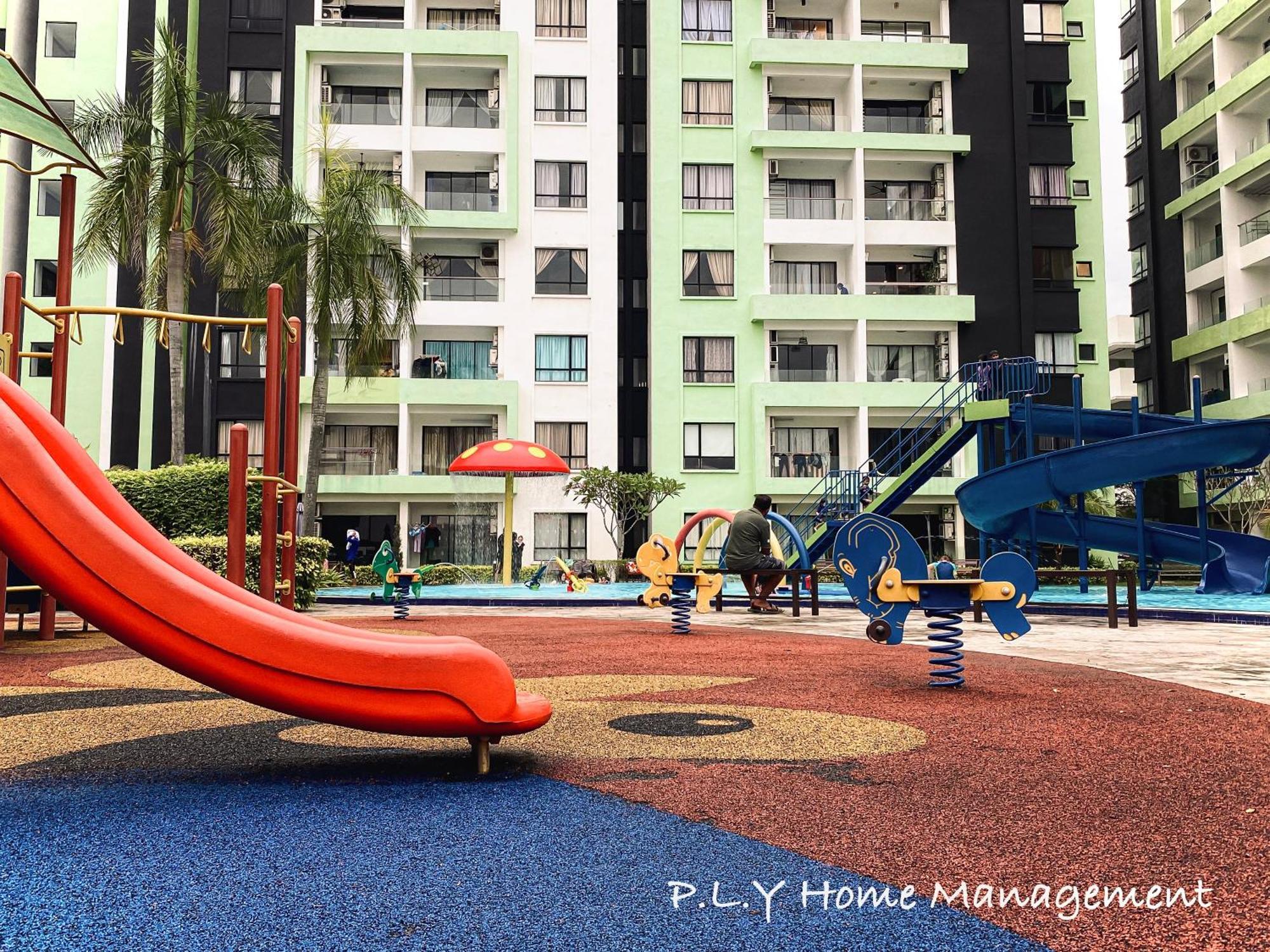 Manhattan Poolview Waterpark Free Netflix&game